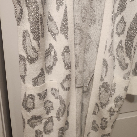 NWT shimmer leopard cardigan - Picture 4 of 10